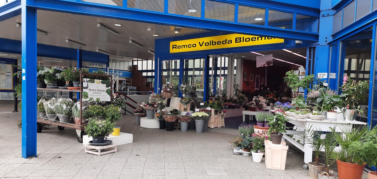 Remco Volbeda Bloemenkiosk NS Station Heerenveen