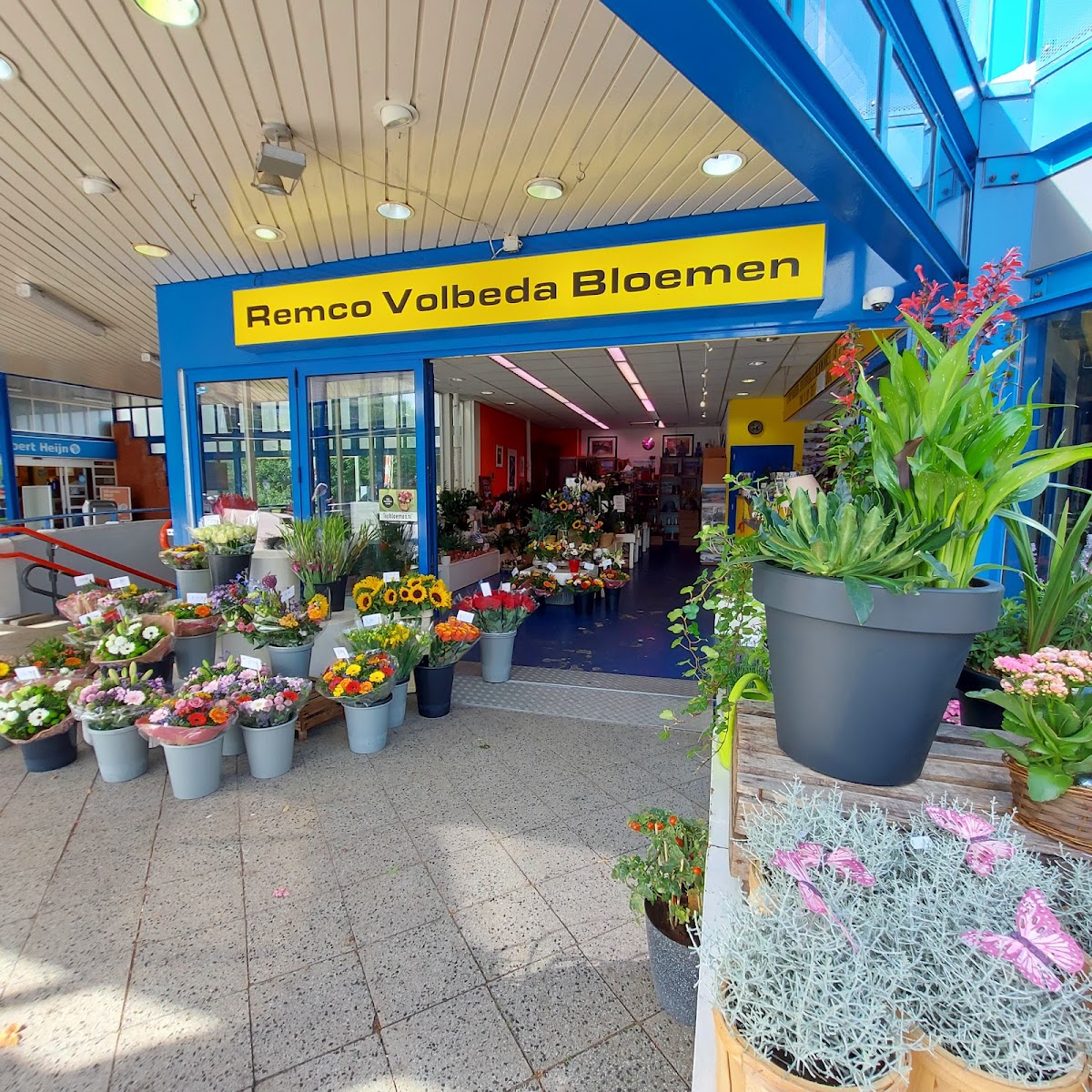 Foto van Remco Volbeda Bloemenkiosk NS Station Heerenveen in Heerenveen