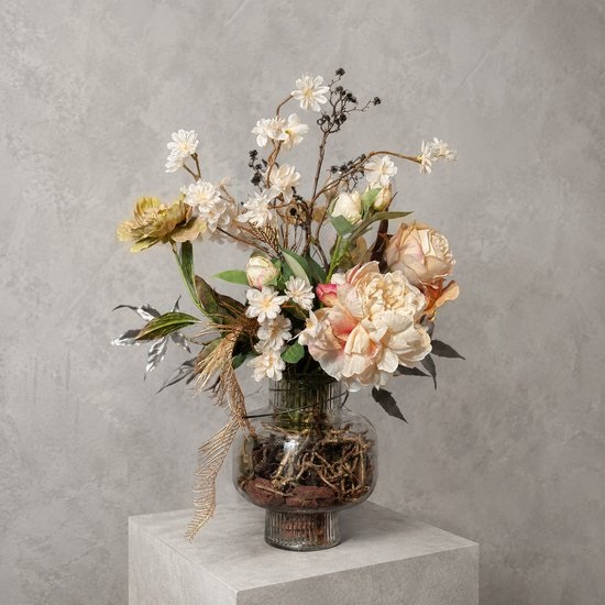 Kunstbloemen in vaas
